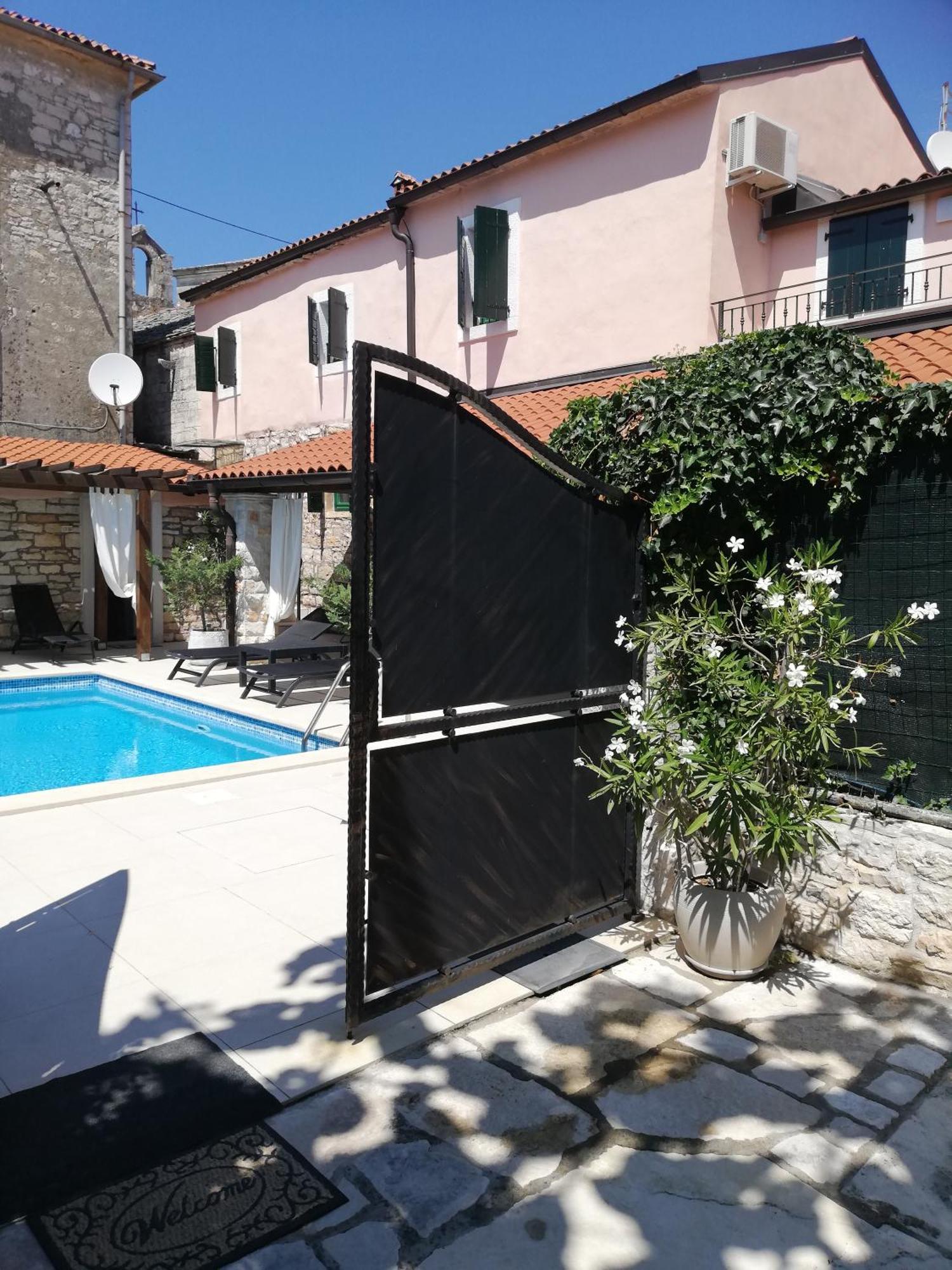 Lory Sveti Lovrec Pazenaticki Exterior foto