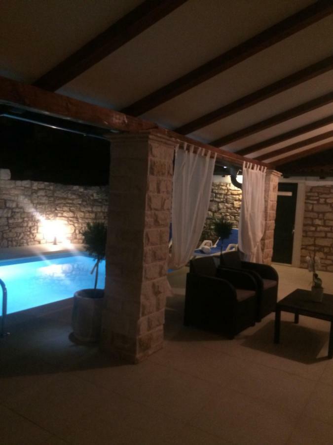 Lory Sveti Lovrec Pazenaticki Exterior foto